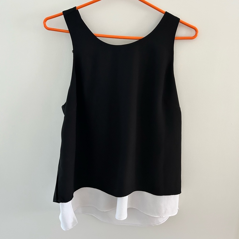 Sleeveless lightweight black and white blouse